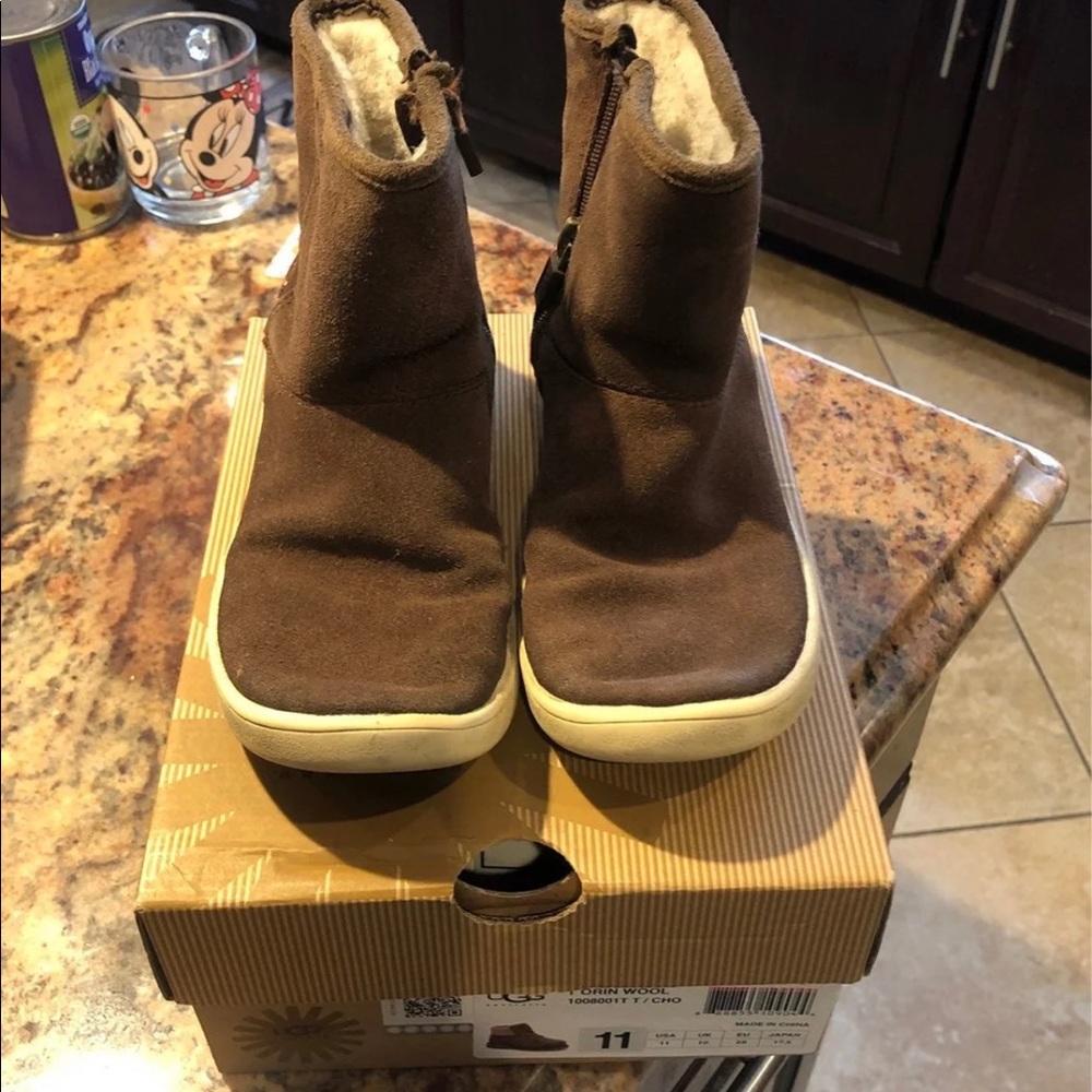 UGG Orin wool boots sz 11. gently used